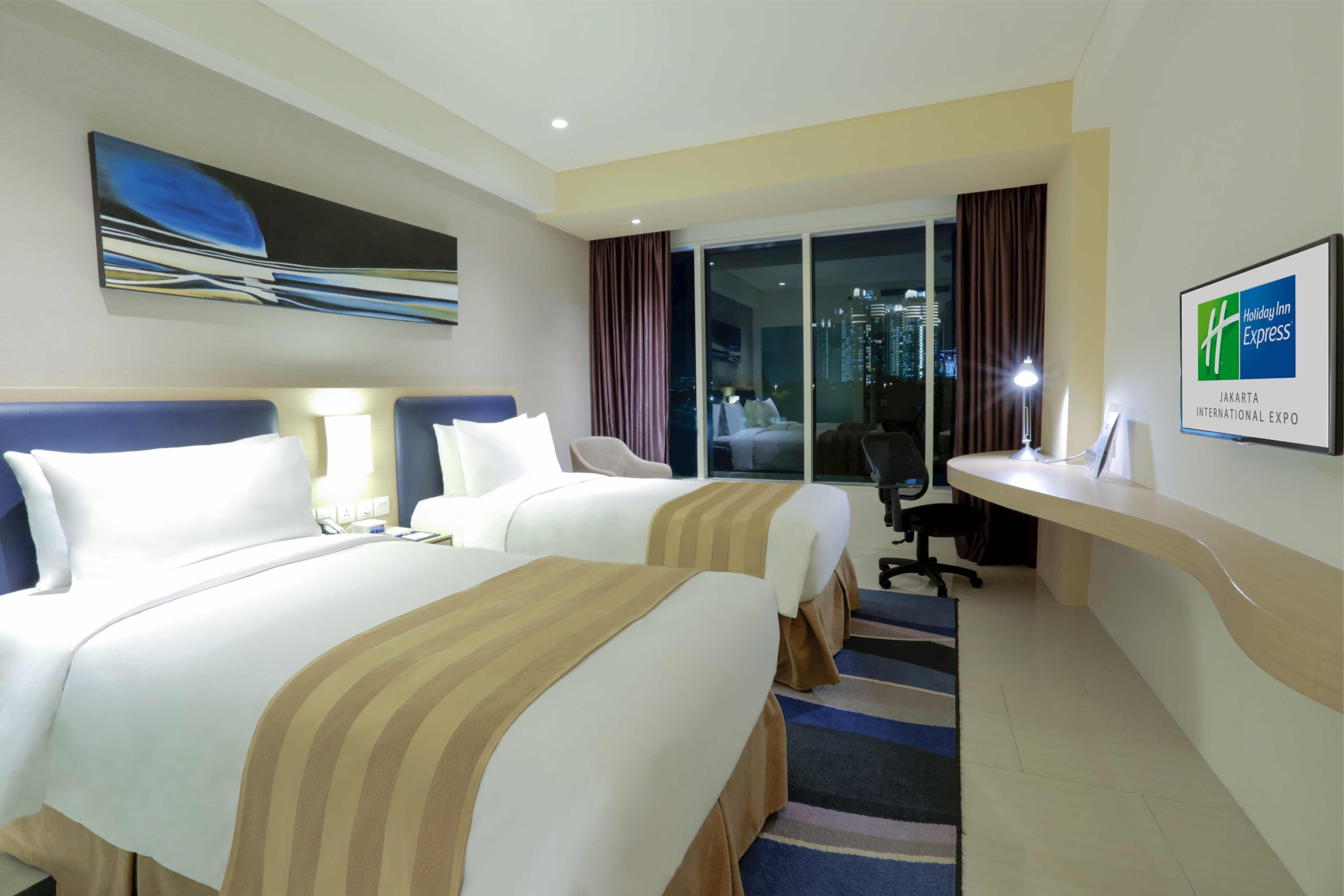Holiday Inn Express Jakarta International Expo By Ihg Exterior foto