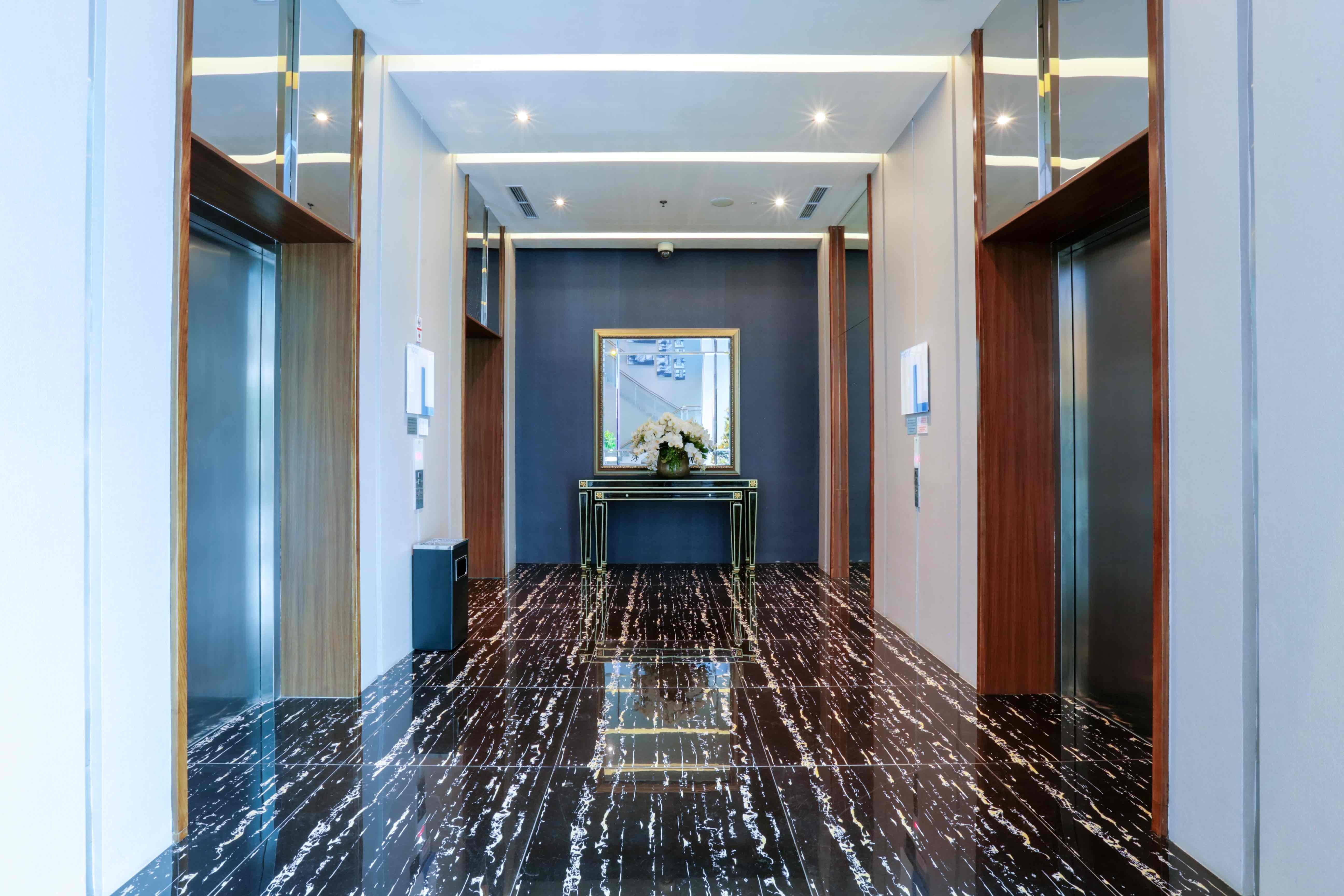 Holiday Inn Express Jakarta International Expo By Ihg Exterior foto