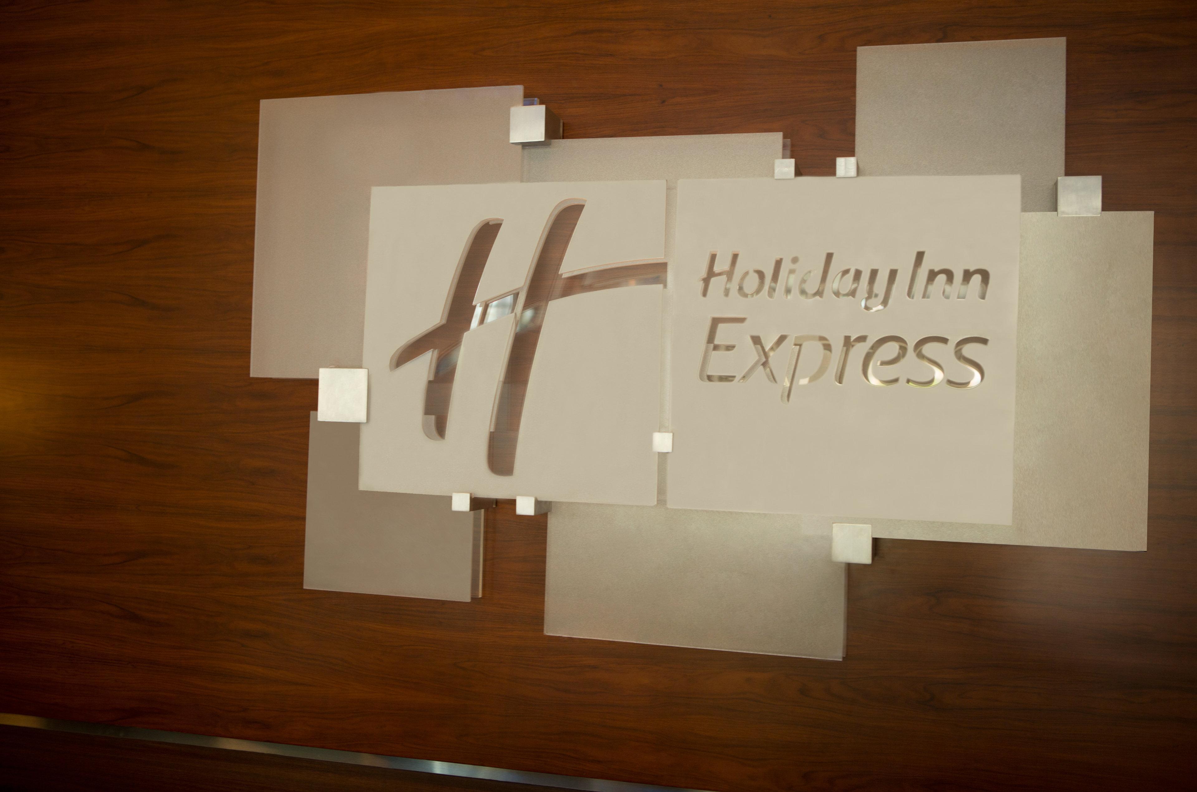 Holiday Inn Express Jakarta International Expo By Ihg Exterior foto