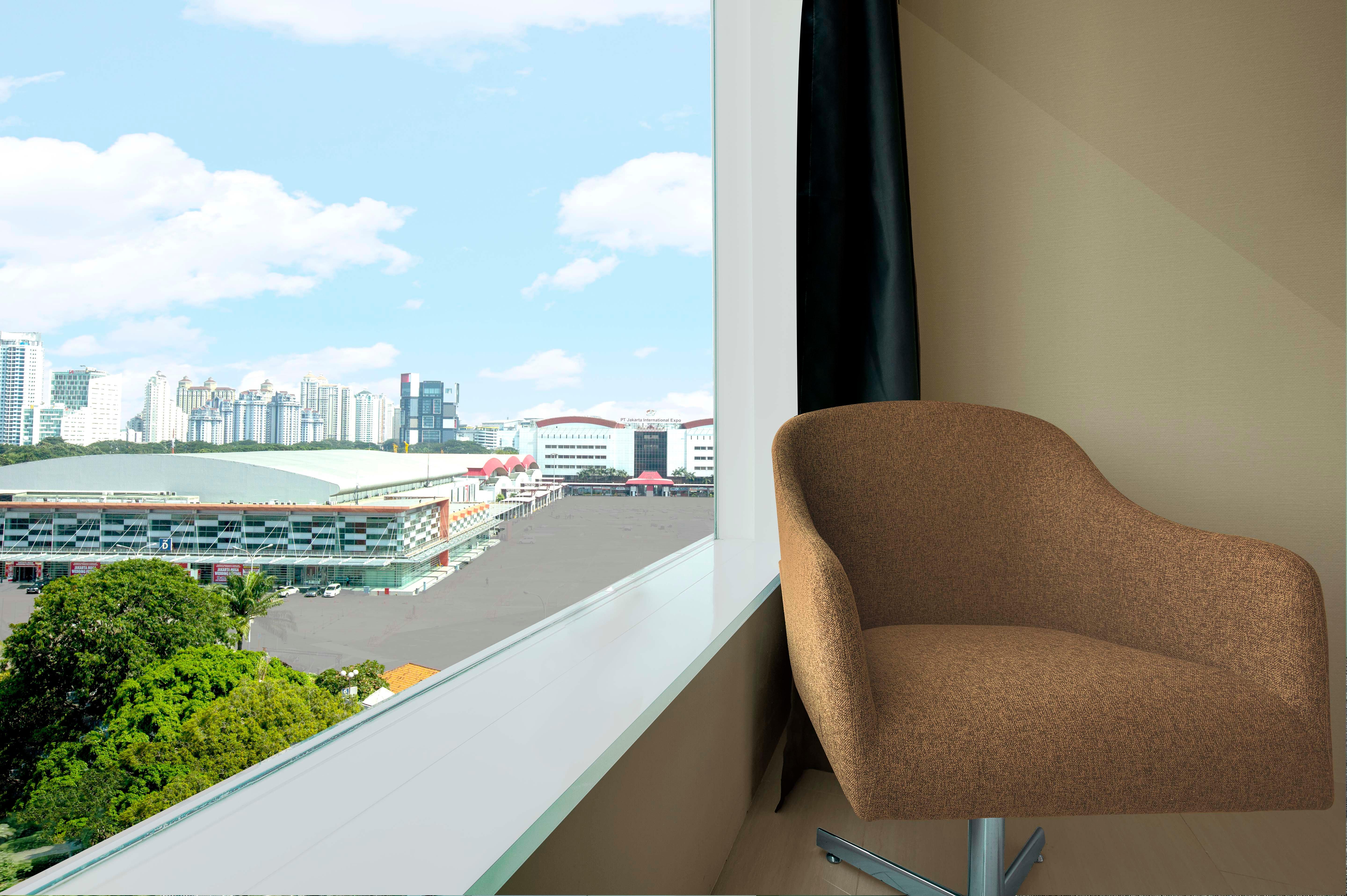 Holiday Inn Express Jakarta International Expo By Ihg Exterior foto