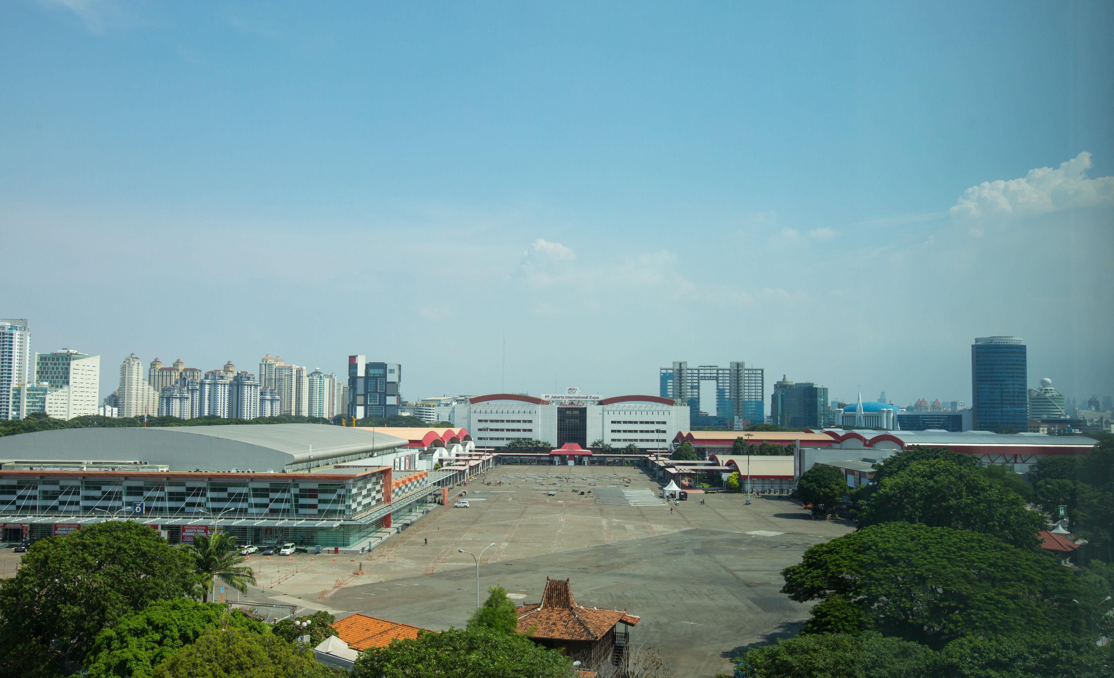 Holiday Inn Express Jakarta International Expo By Ihg Exterior foto