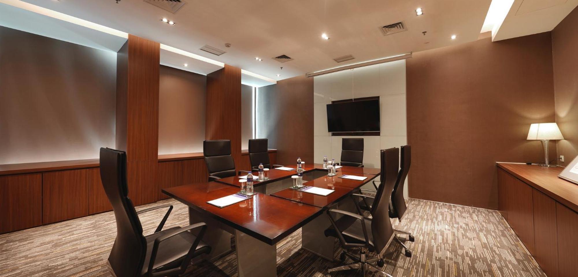 Holiday Inn Express Jakarta International Expo By Ihg Exterior foto